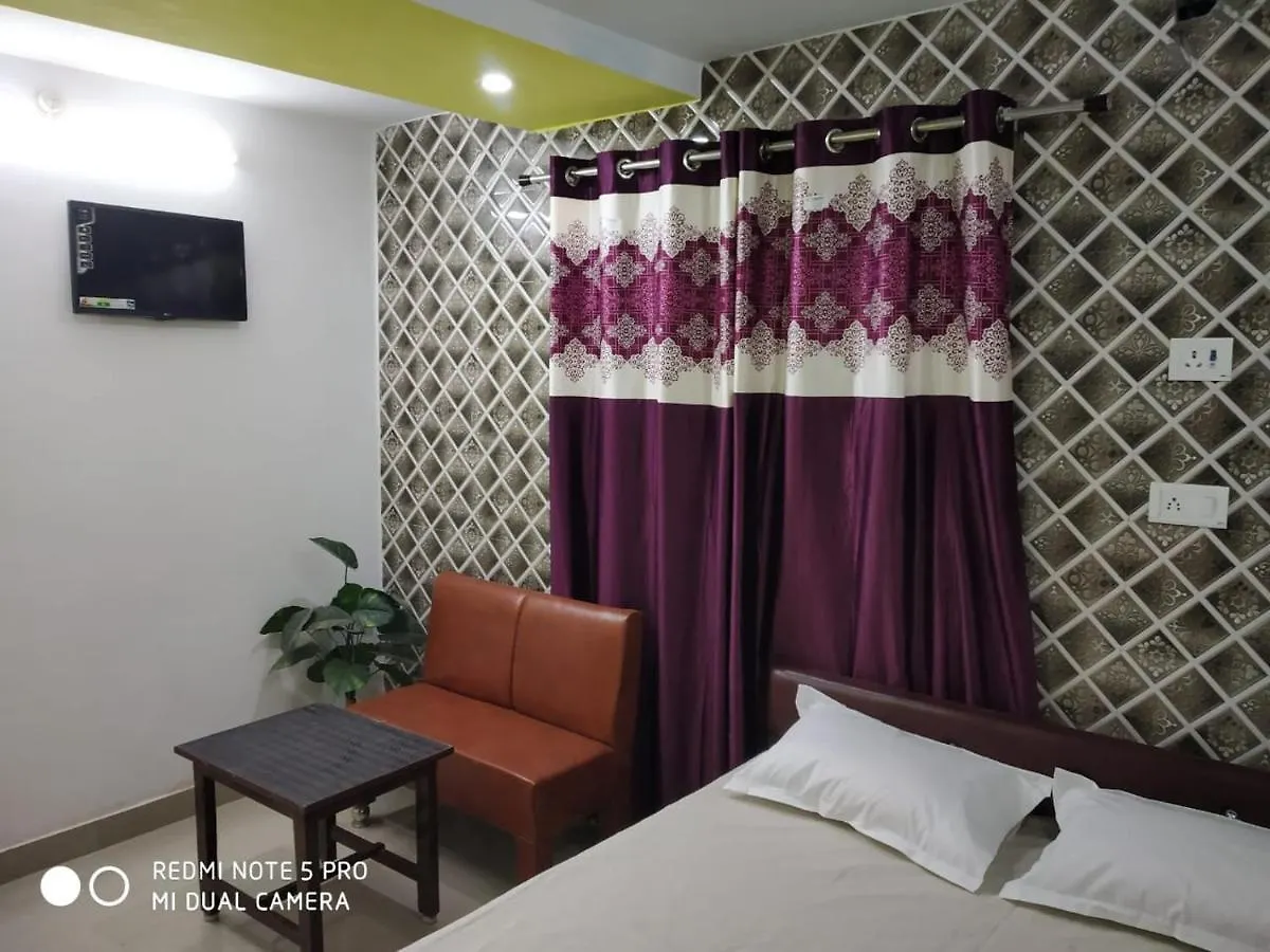 Nhyn Home Stay Varanasi India
